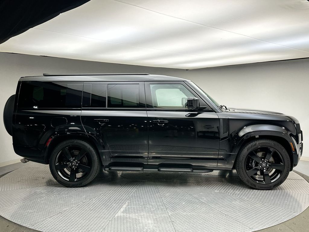 2025 Land Rover Defender 130 4