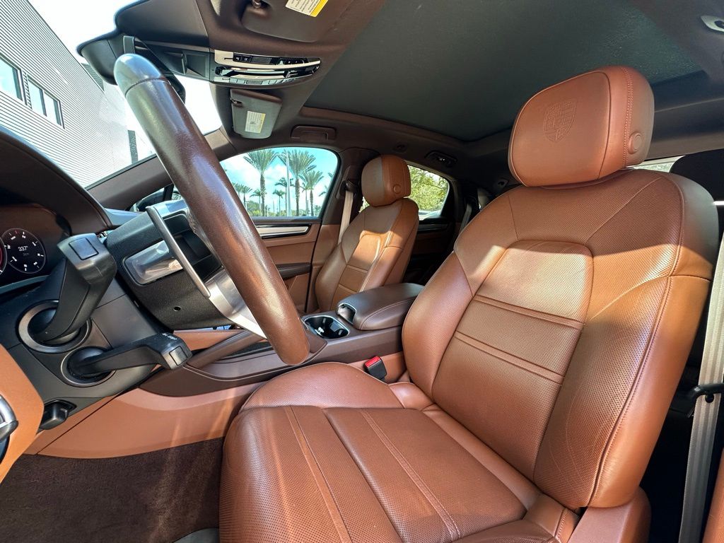 Thumbnail: 2023 Porsche  - 5