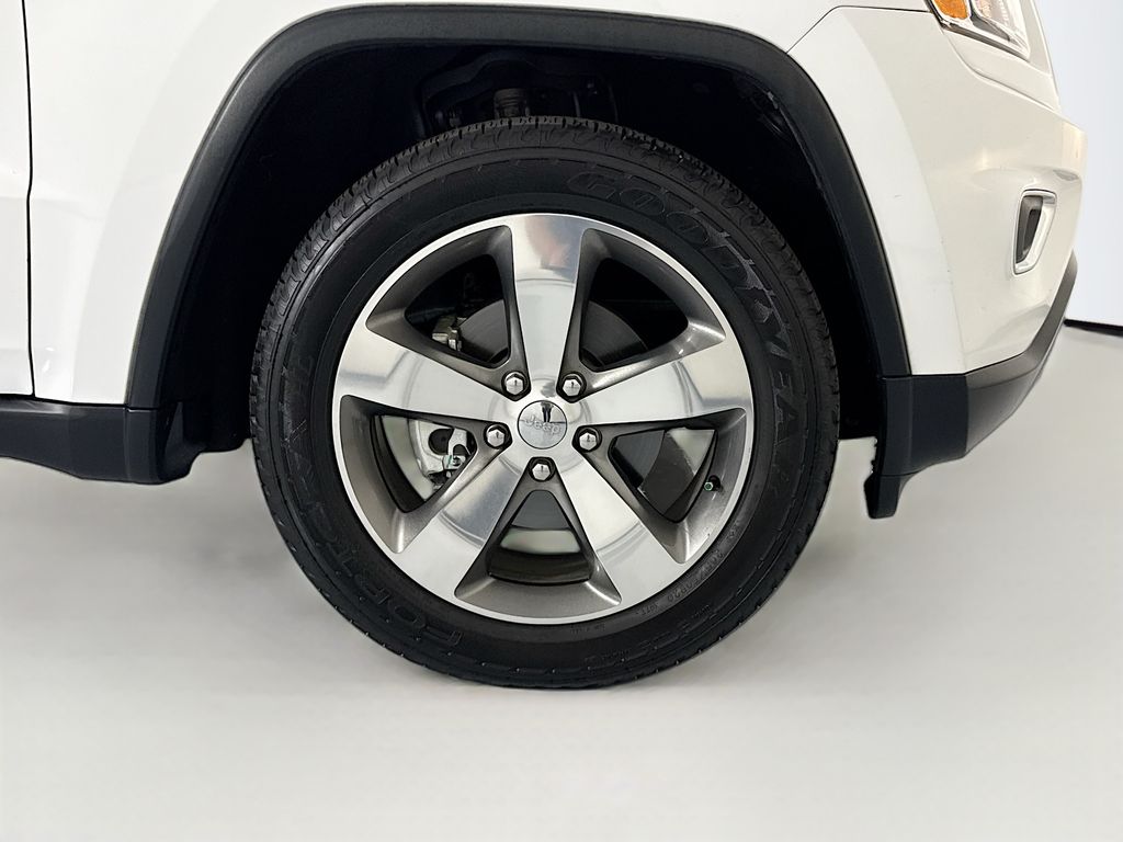 Thumbnail: 2016 Jeep Grand Cherokee - 32