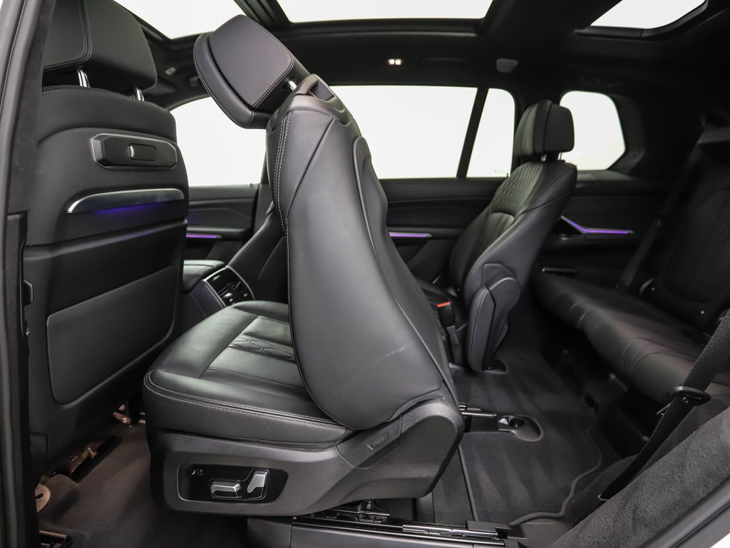 Thumbnail: 2024 BMW X7 - 25