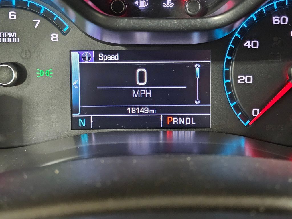 Used 2018 Red Chevrolet Z71 image 27