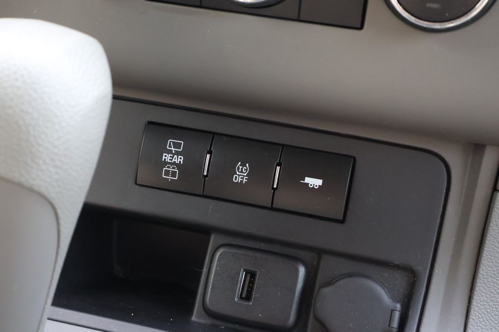 Thumbnail: 2016 Chevrolet Traverse - 22