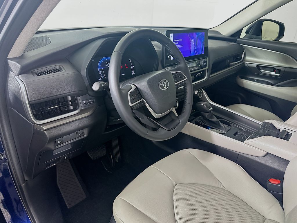Thumbnail: 2024 Toyota Grand Highlander - 9