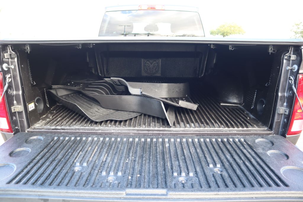 Thumbnail: 2020 RAM 1500 Classic - 27