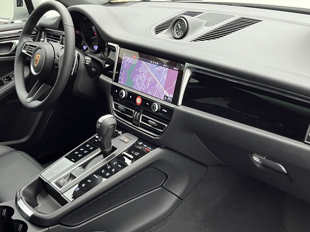 Thumbnail: 2026 Porsche Macan - 28