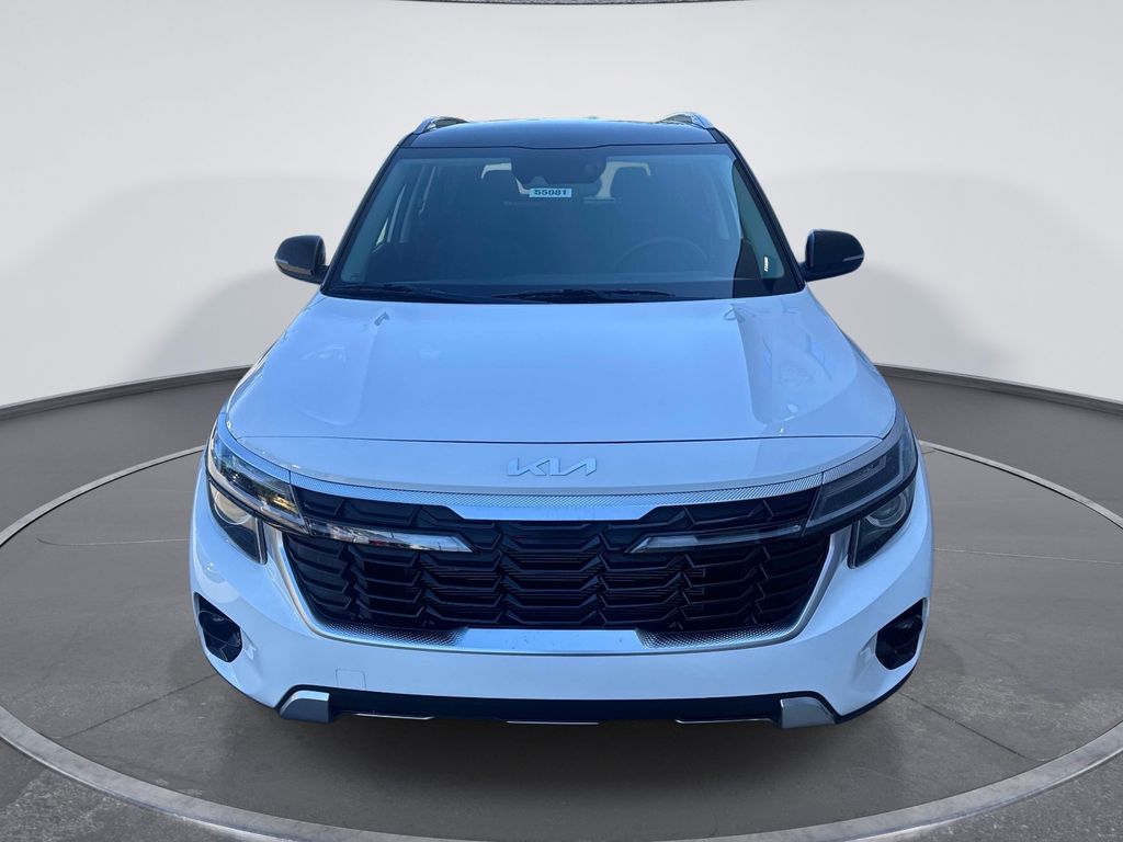 Used 2026 White Kia S image 2