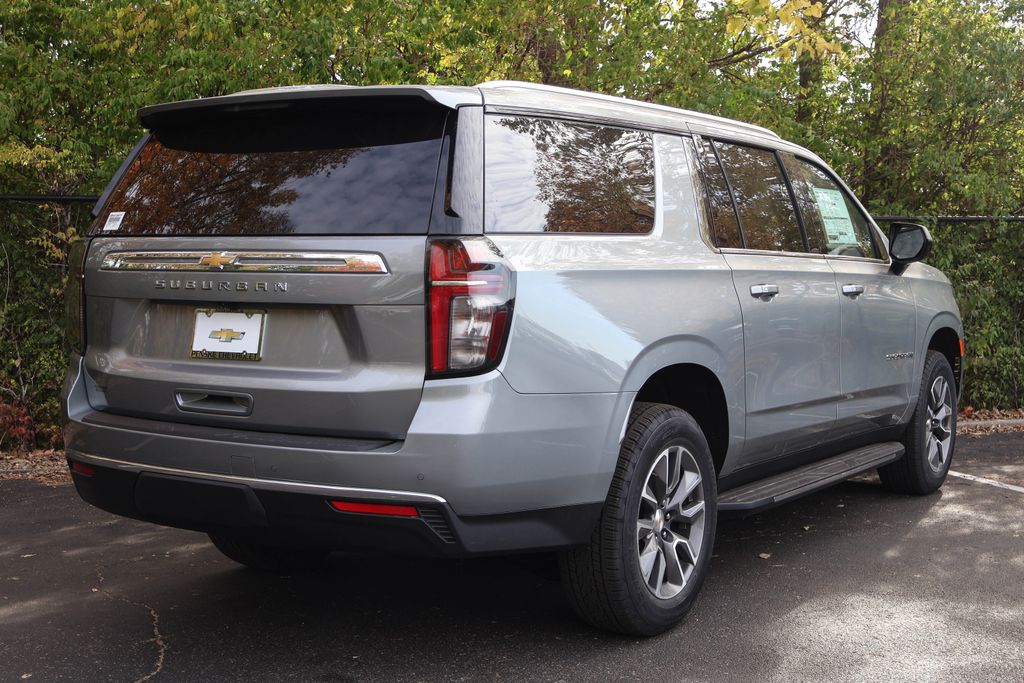 2024 Chevrolet Suburban LS 8