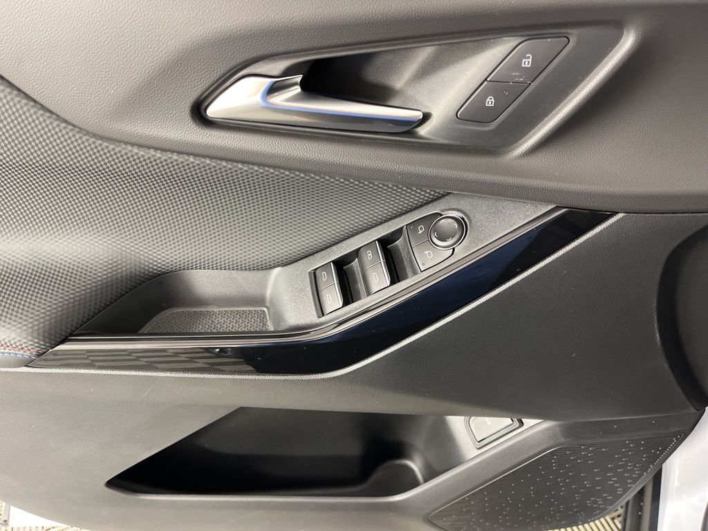 Thumbnail: 2026 Chevrolet Equinox - 26