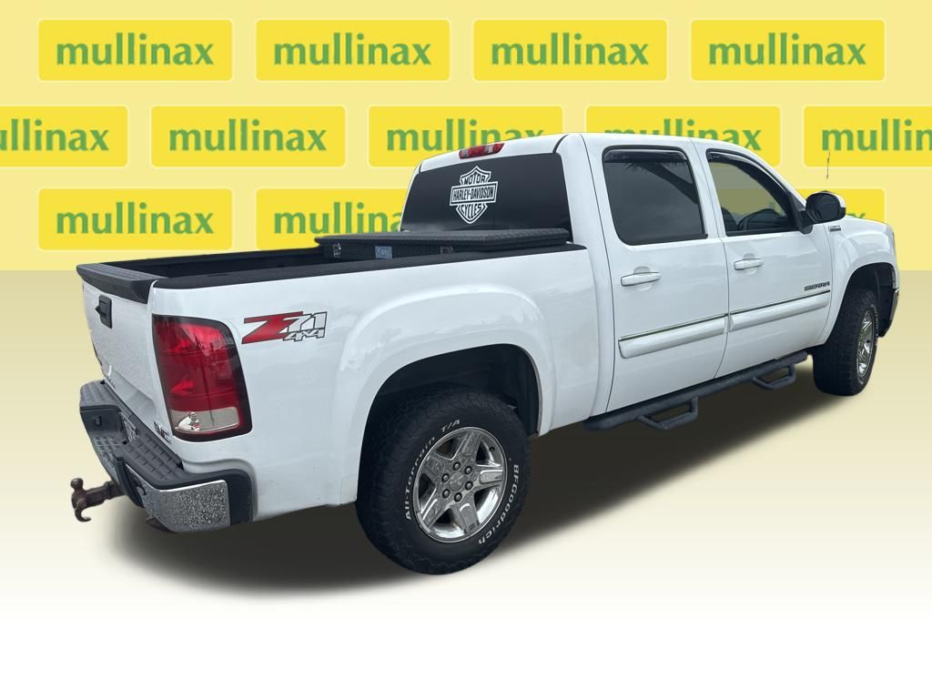 Used 2012 White GMC SLE image 3