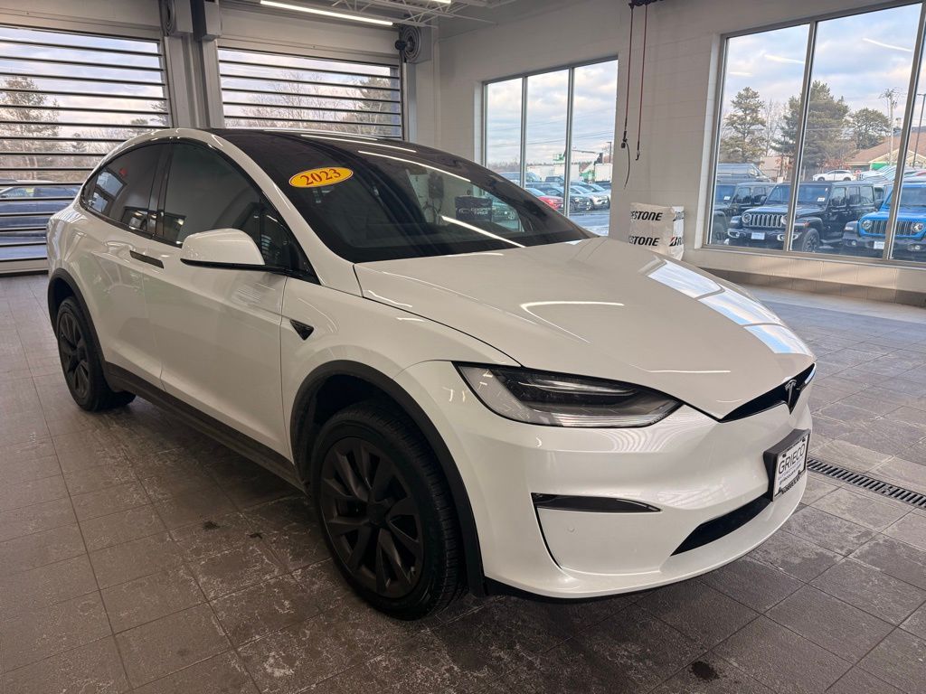 2023 Tesla Model X Standard Range AWD