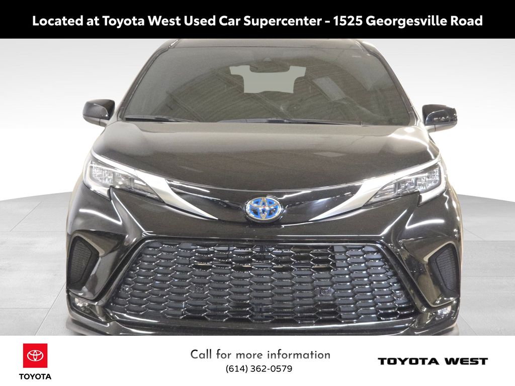 2024 Toyota Sienna XSE photo 2