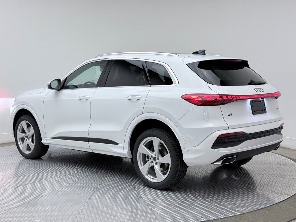Thumbnail: 2025 Audi Q5 - 10