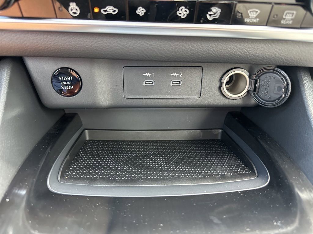 2025 Everest White Pearl Nissan Rogue SV FWD SUV