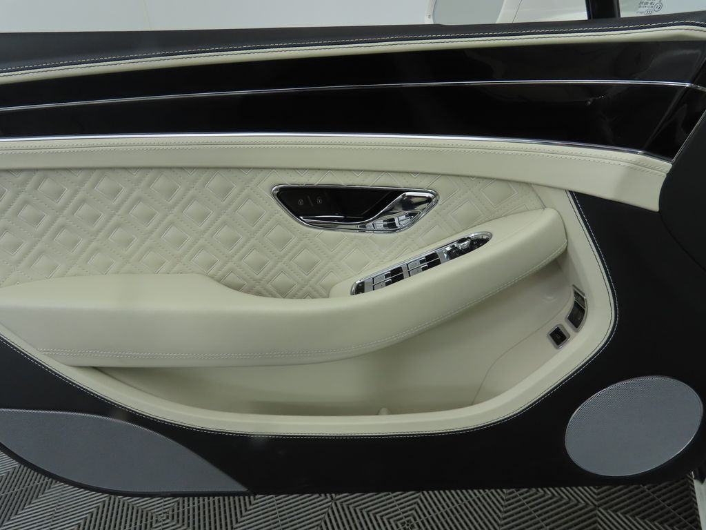 Thumbnail: 2022 Bentley Continental - 32