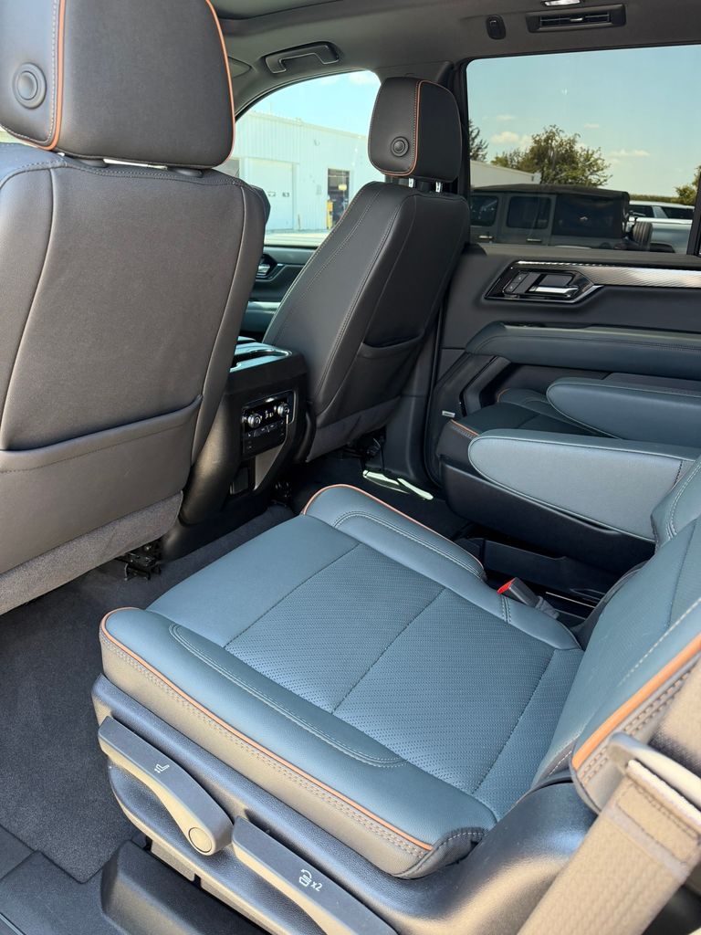 Used 2025 GMC Yukon SUV