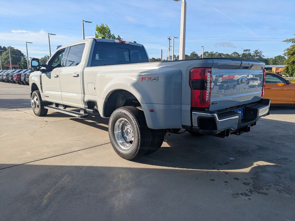 2026 Ford F-350 Super Duty LARIAT