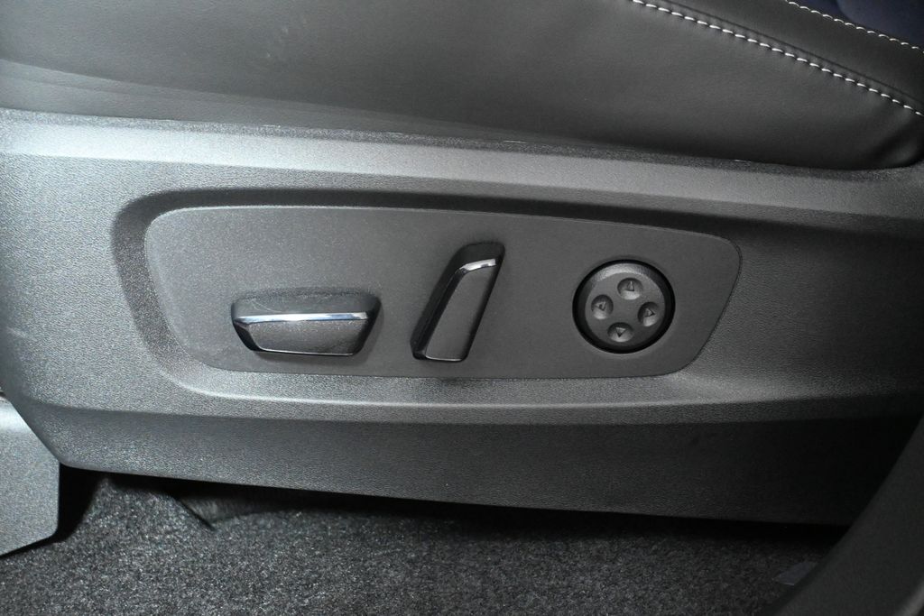 Thumbnail: 2026 INFINITI QX60 - 26