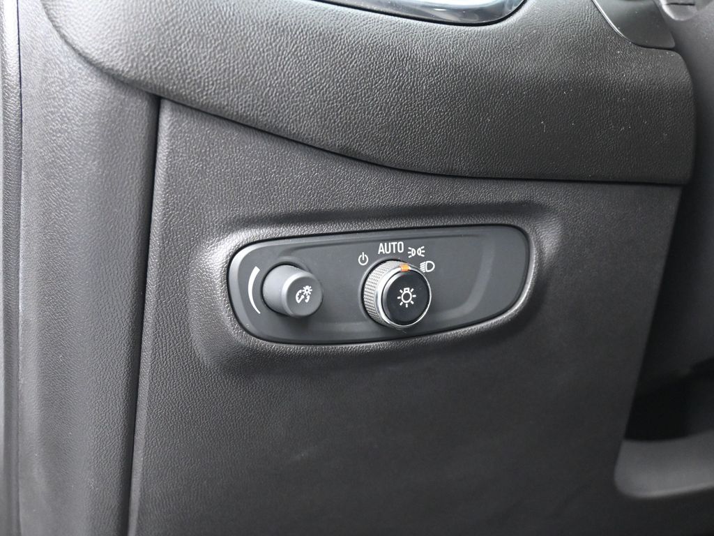 Used 2021 Silver Ice Metallic Chevrolet LT image 15