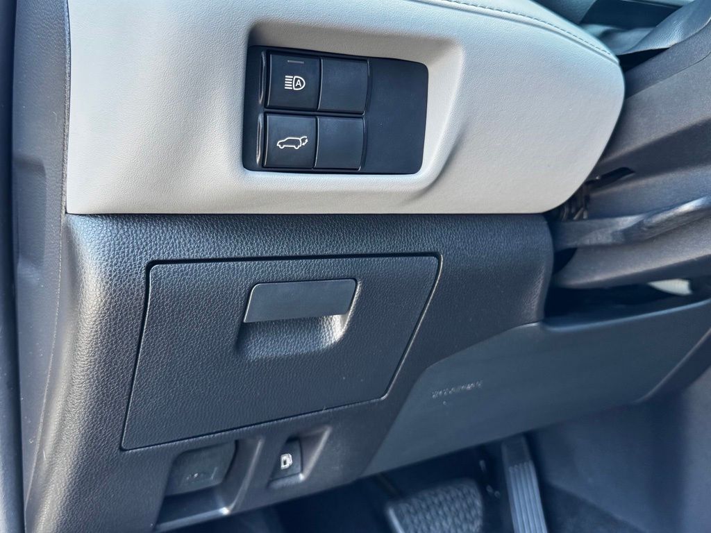 Used 2020 Toyota Highlander Hybrid SUV
