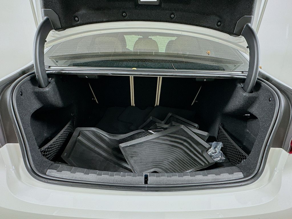 Thumbnail: 2021 BMW 3 Series - 27