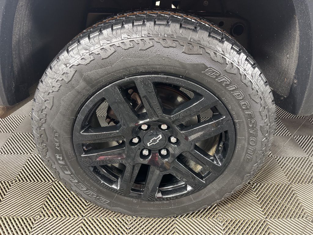 Thumbnail: 2024 Chevrolet Colorado - 15