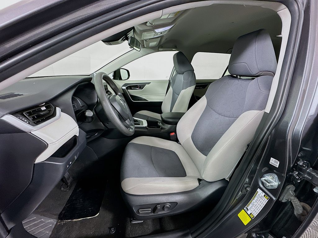 Thumbnail: 2024 Toyota RAV4 - 21