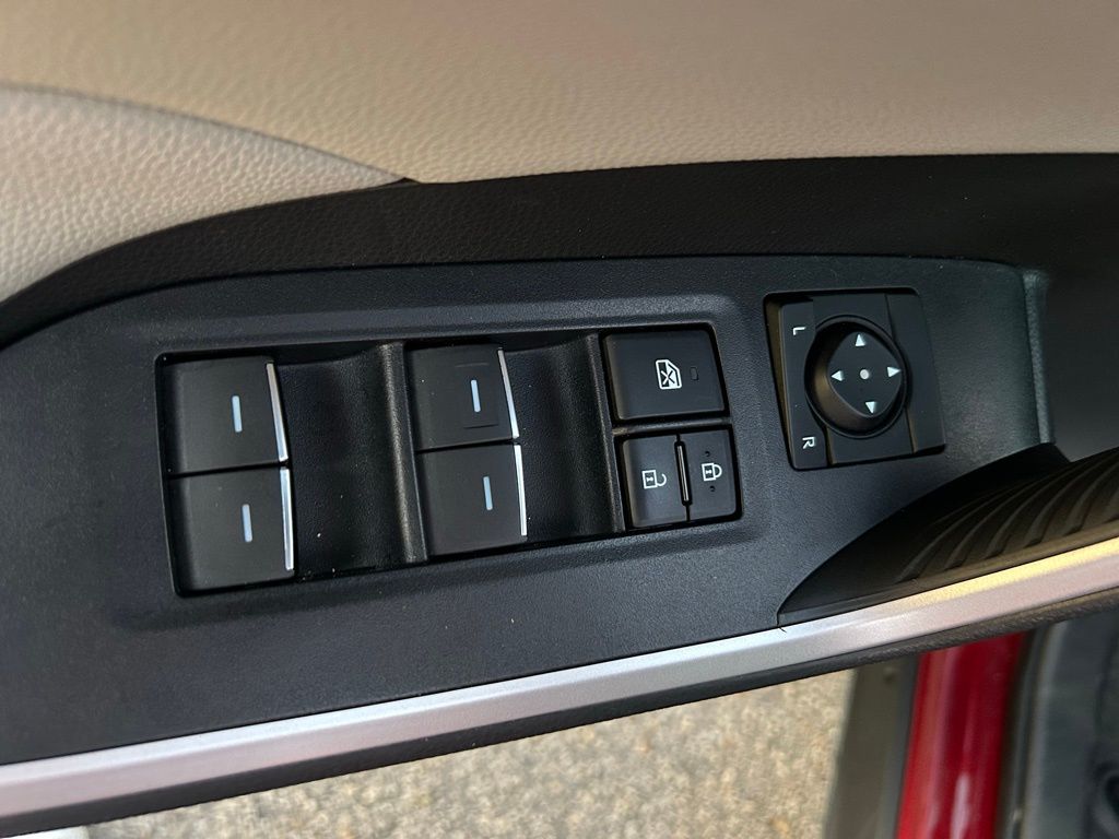 Thumbnail: 2024 Toyota RAV4 - 17