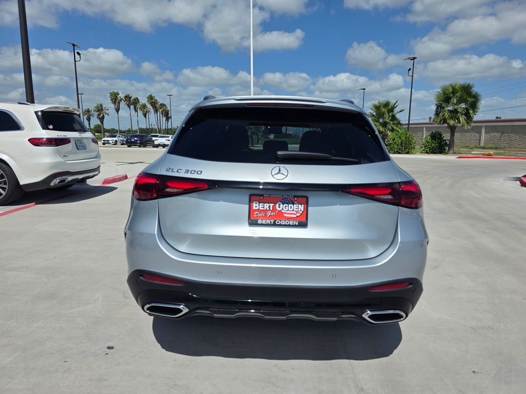New 2026 Silver Mercedes-Benz GLC 300 image 6