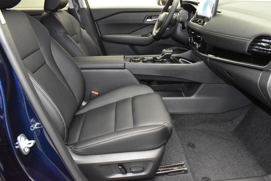 Thumbnail: 2025 Nissan Rogue - 24