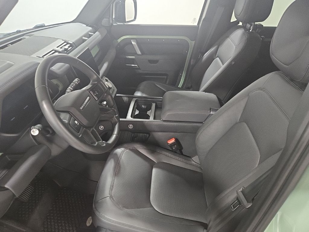 Certified Used 2023  Land Rover 75th Edition image 17
