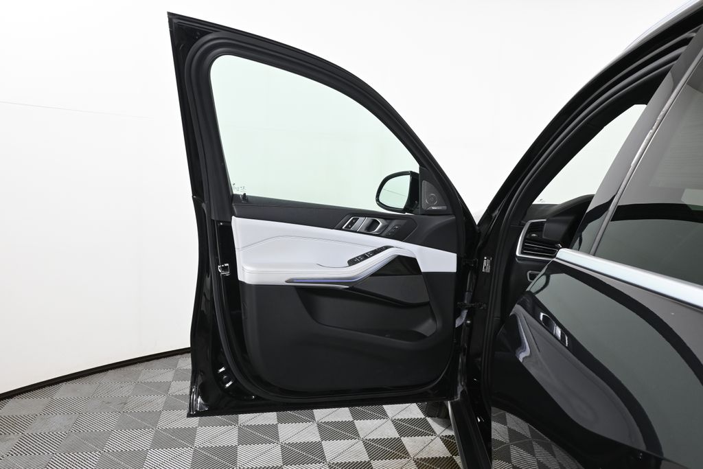 Thumbnail: 2023 BMW X5 - 25
