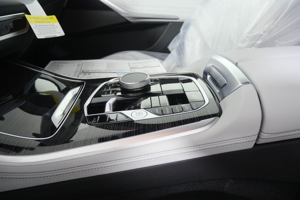 Thumbnail: 2026 BMW X5 - 21