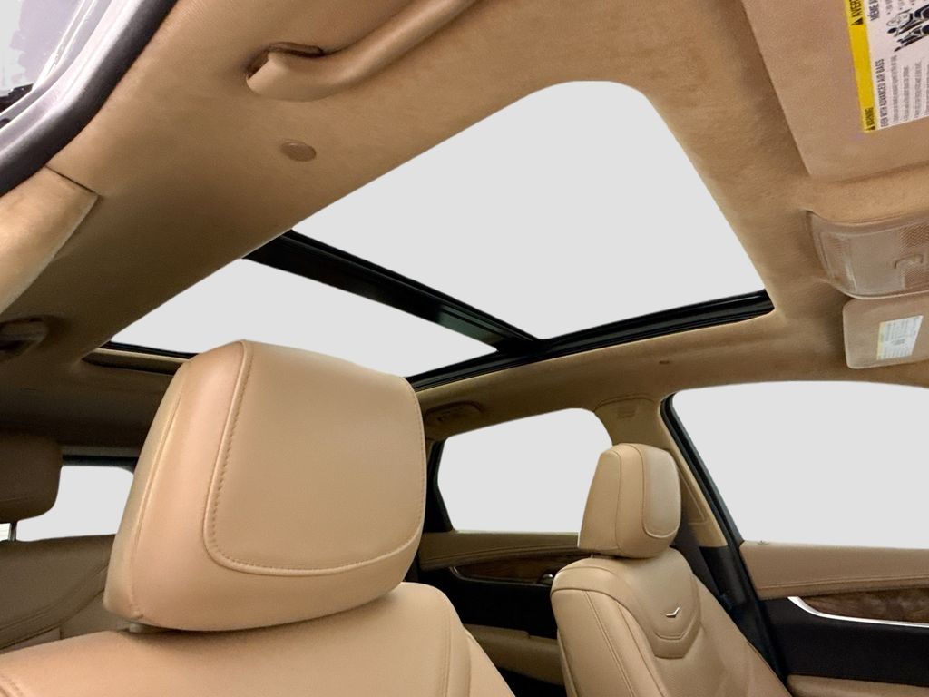 Thumbnail: 2024 Cadillac XT5 - 16