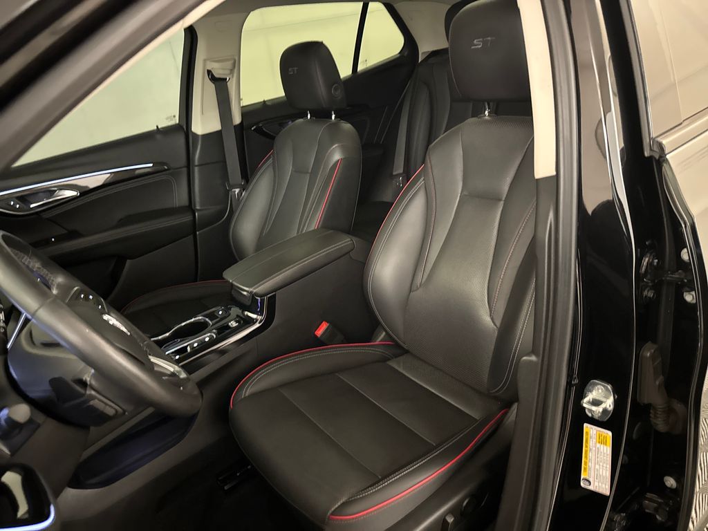 2022 Ebony Twilight Metallic Buick Envision Essence FWD SUV