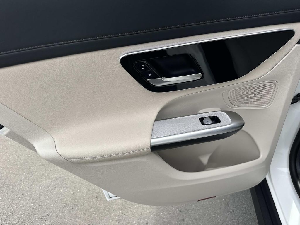 Thumbnail: 2023 Mercedes-Benz GLC - 27