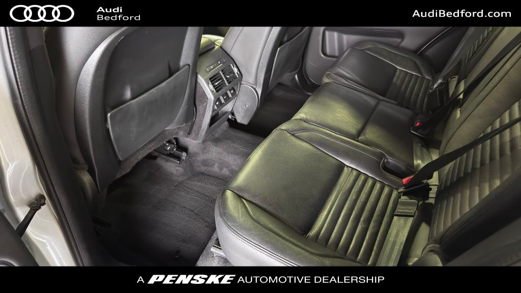 Thumbnail: 2020 Land Rover Discovery Sport - 19