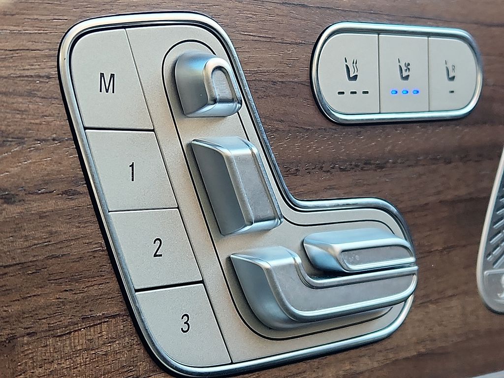 Thumbnail: 2022 Mercedes-Benz GLE - 26