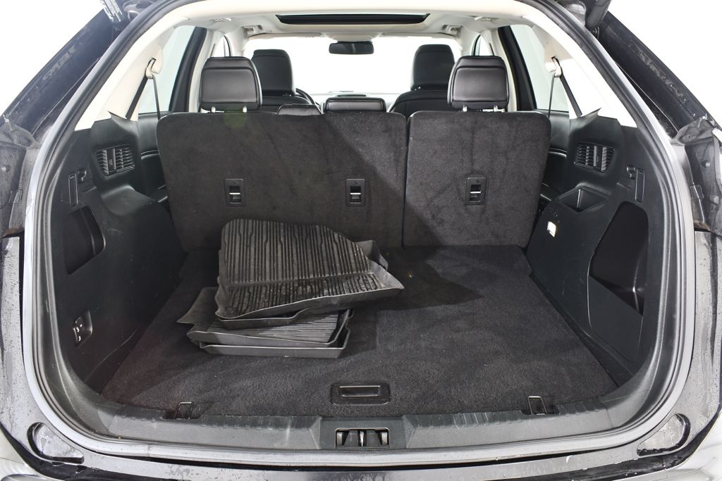 Used 2022 Black Ford SEL image 20