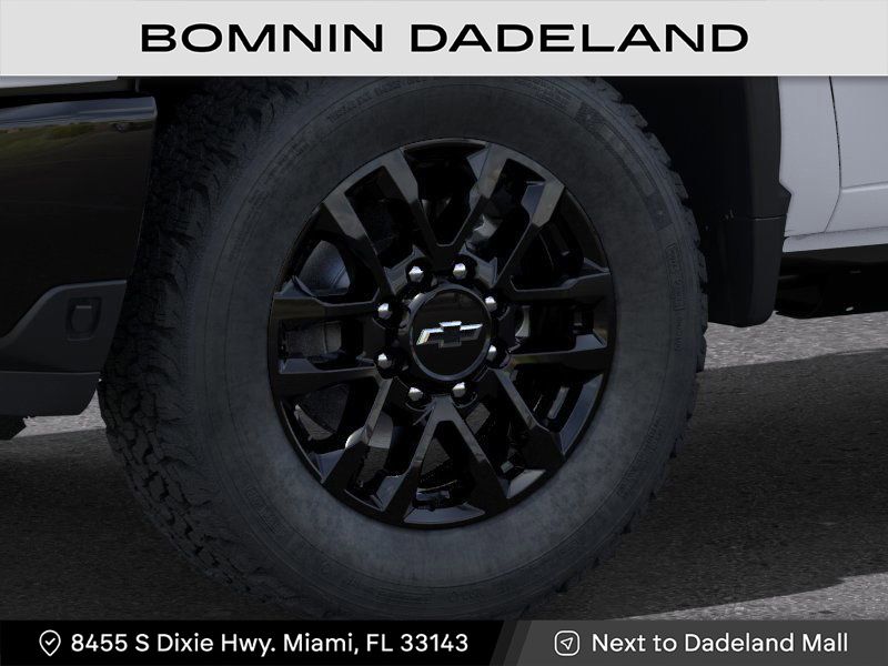 2025 Chevrolet Silverado 3500HD LT photo