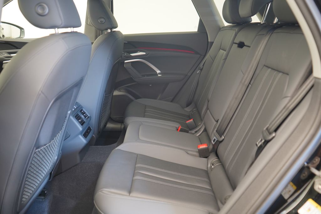 Thumbnail: 2025 Audi Q5 - 7