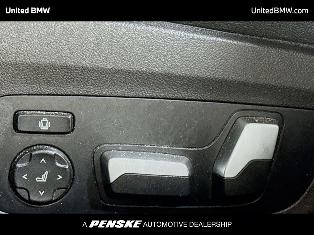 Thumbnail: 2021 BMW 3 Series - 4