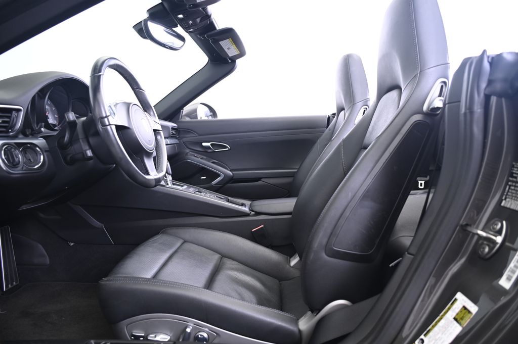 Thumbnail: 2013 Porsche 911 - 25