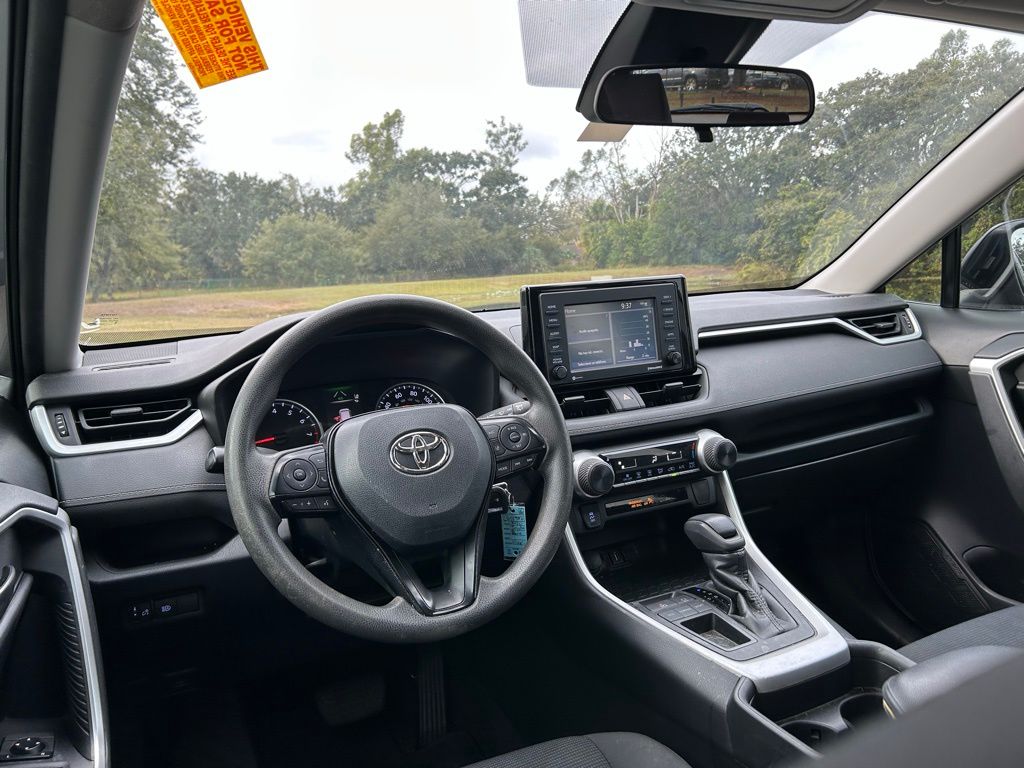 Thumbnail: 2020 Toyota RAV4 - 11