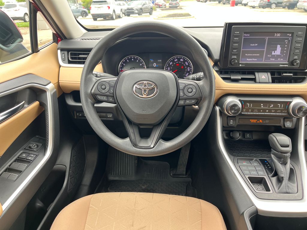 2022 Toyota RAV4 XLE photo
