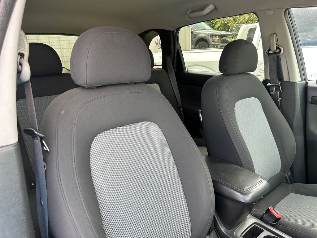 Used 2013 White Chevrolet LT image 12