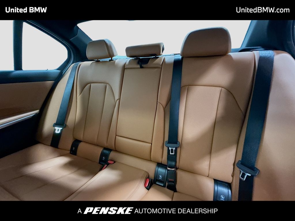 Thumbnail: 2026 BMW 3 Series - 13