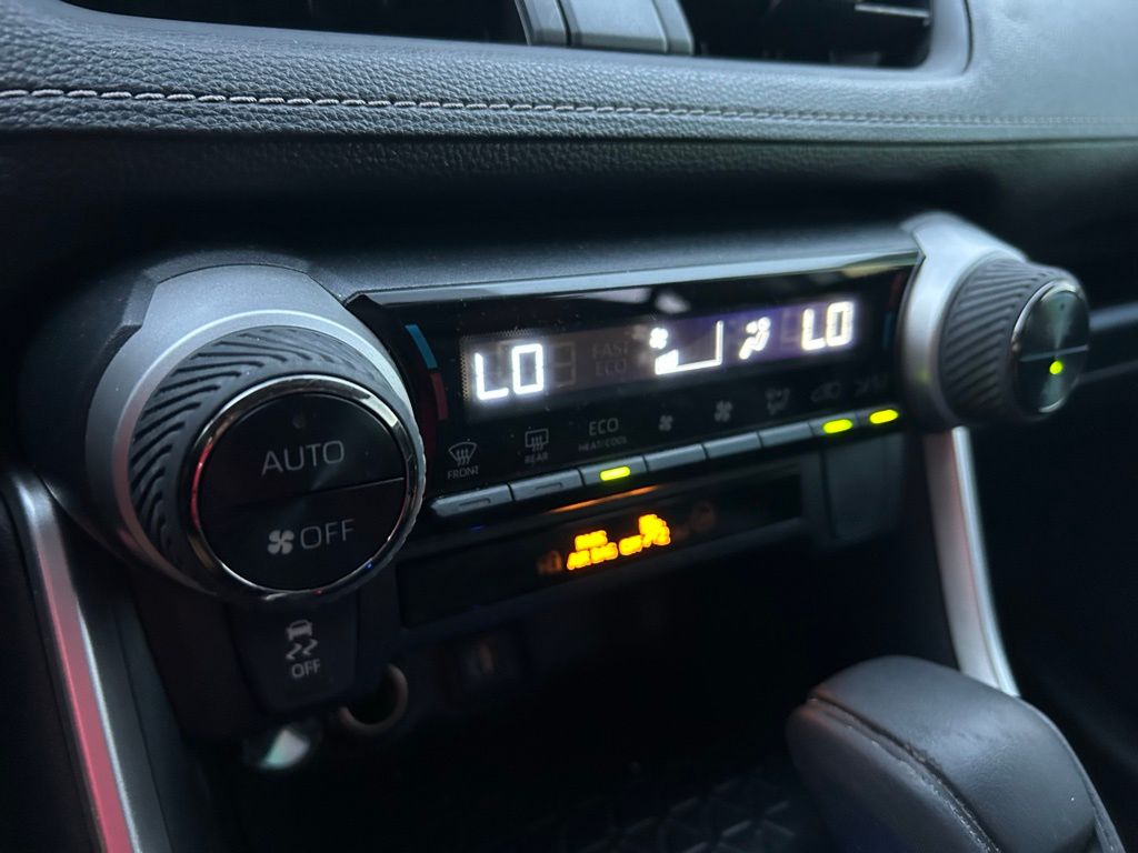 Thumbnail: 2025 Toyota RAV4 - 19
