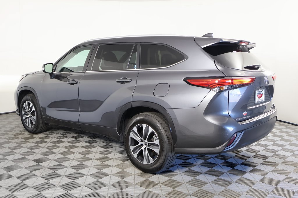 Thumbnail: 2023 Toyota Highlander - 5