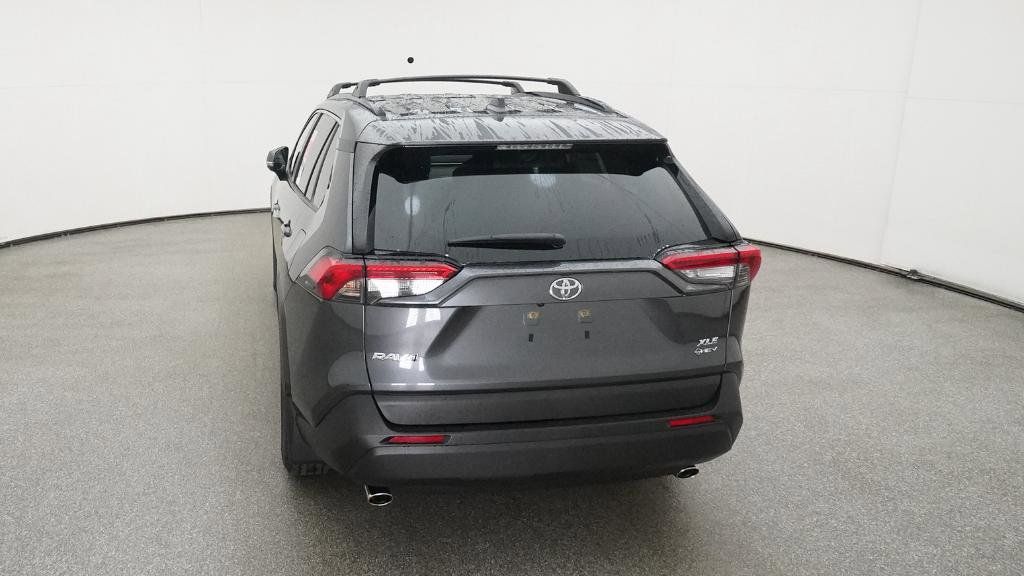 2025 Toyota RAV4 XLE 20