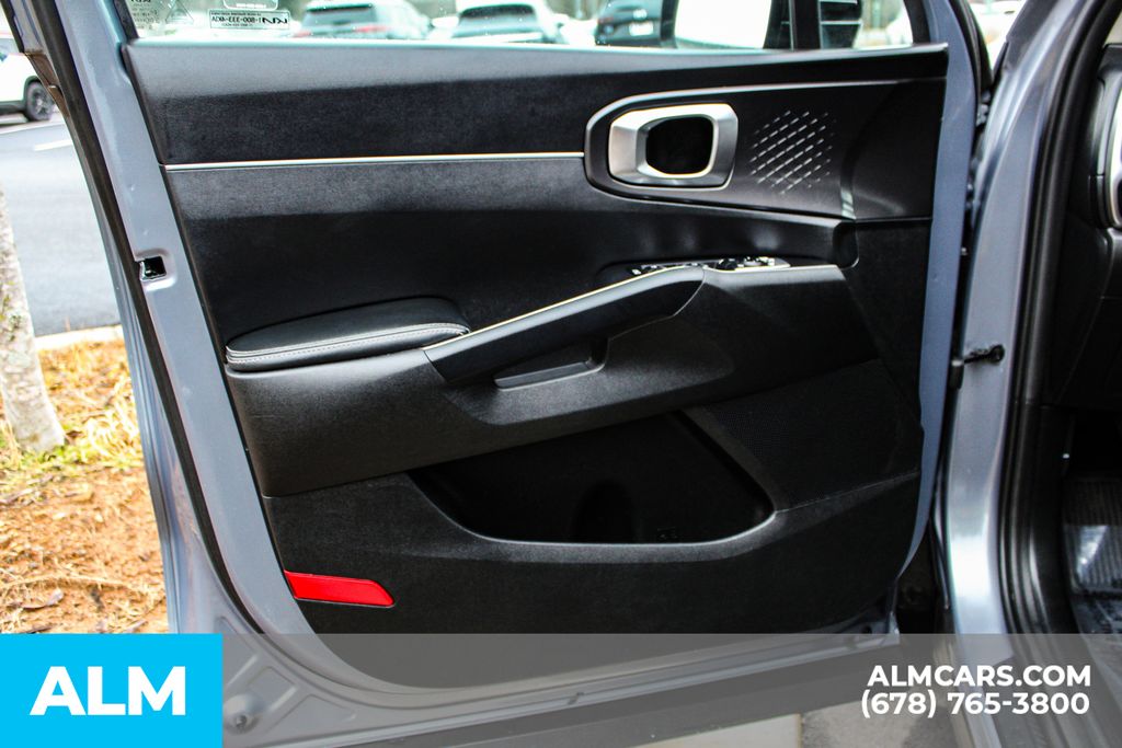 Used 2022 Silver Kia S image 38